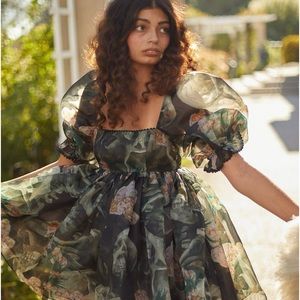 Selkie the Skull of a Skeleton Puff Sleeve Dress sz M! AMAZING!